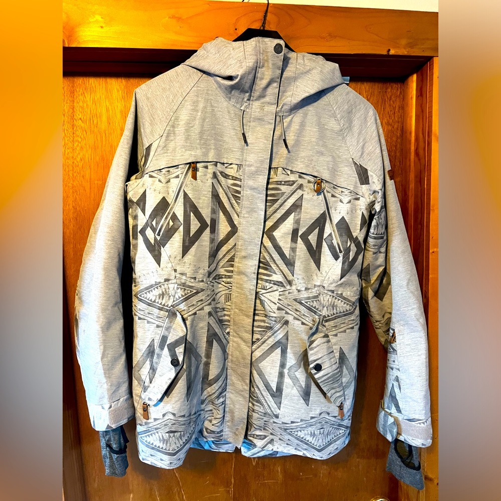 Roxy Women’s Ski/Snowboarding Jacket, size L.